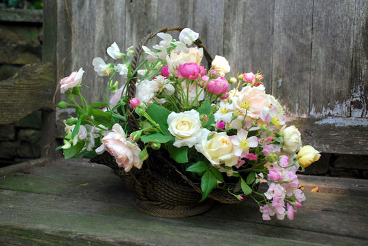 Flower Basket Arrangement - Free HAWL Delivery